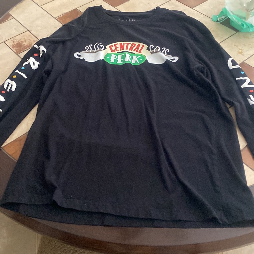 FRIENDS shirt Small